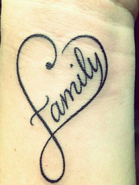 coeur tatouage initiale famille|More.